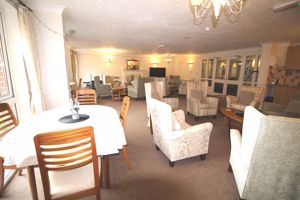 COMMUNAL LOUNGE- click for photo gallery